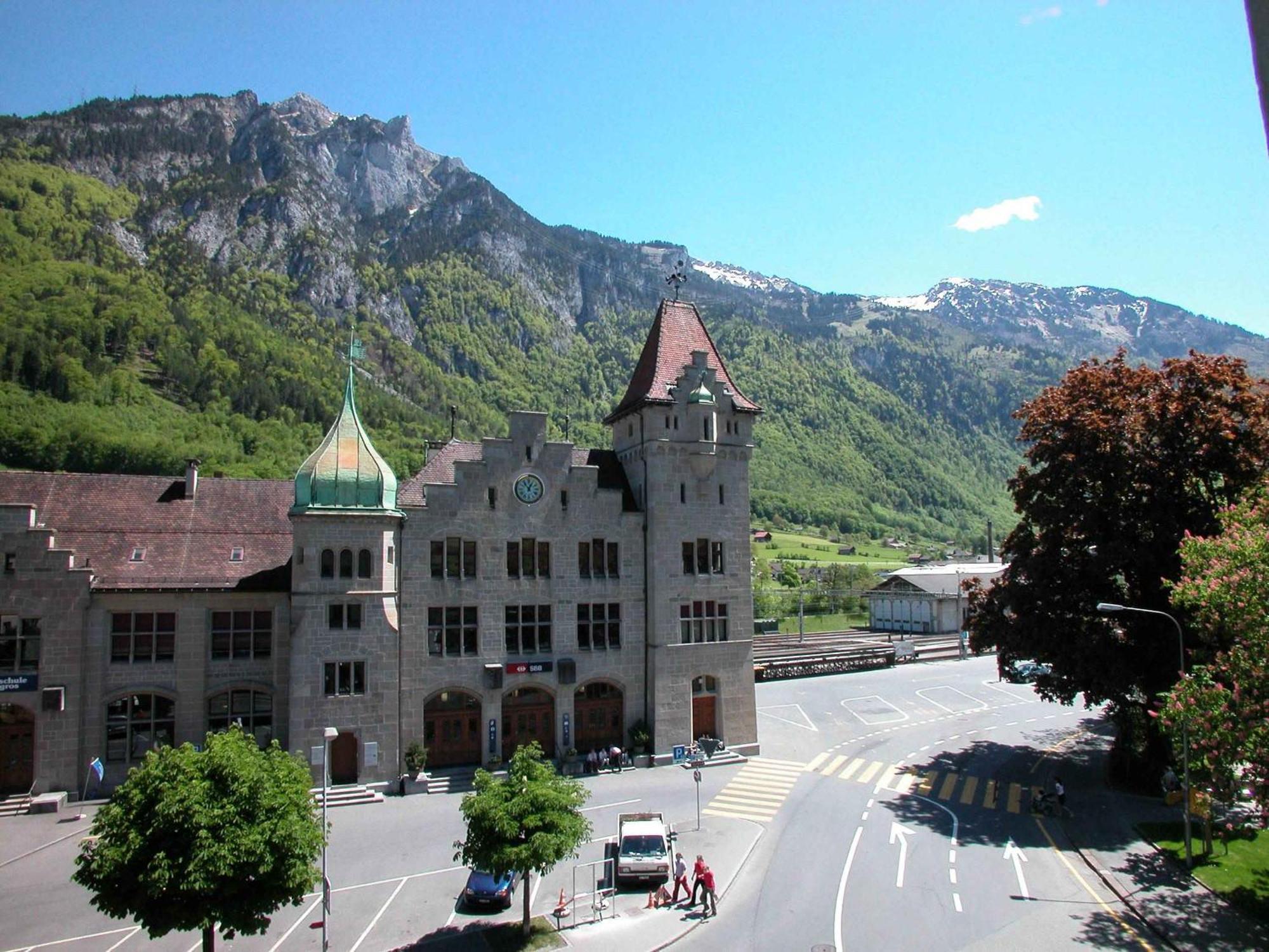 Hotel Post Glarnerhof Гларус Экстерьер фото