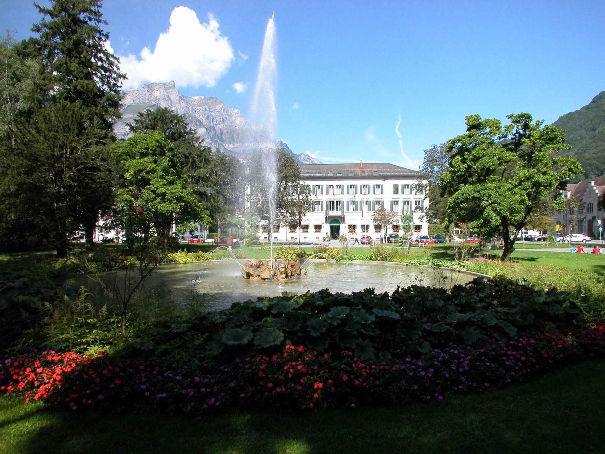 Hotel Post Glarnerhof Гларус Экстерьер фото