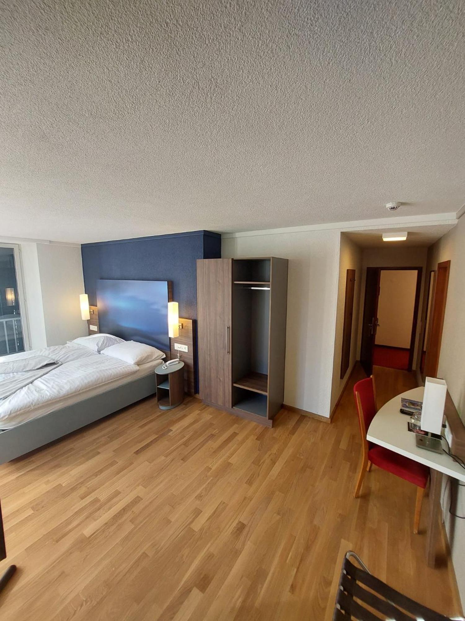 Hotel Post Glarnerhof Гларус Экстерьер фото