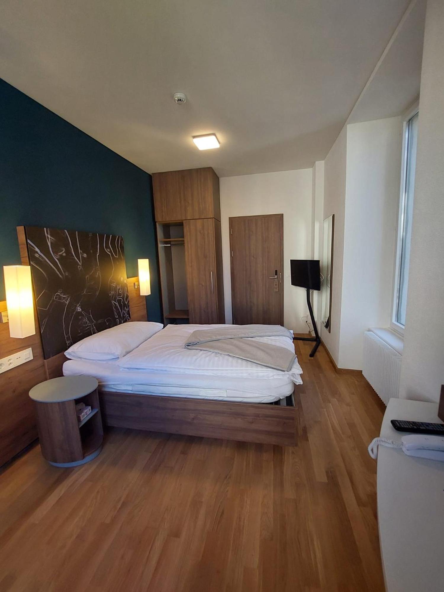 Hotel Post Glarnerhof Гларус Экстерьер фото