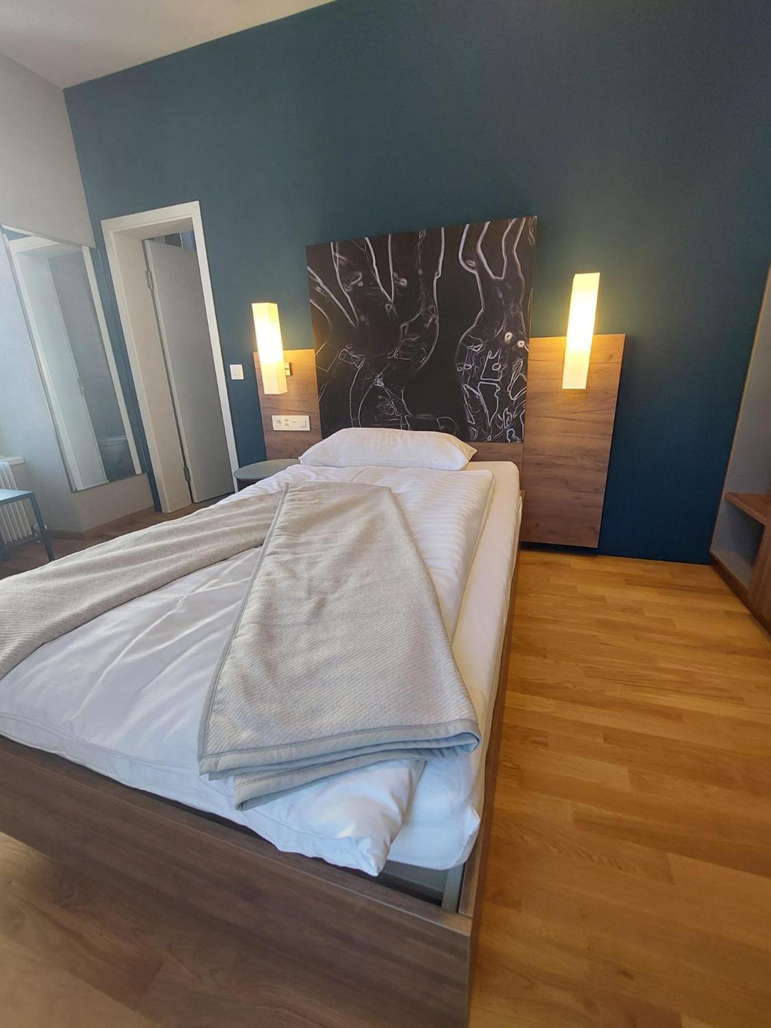 Hotel Post Glarnerhof Гларус Экстерьер фото