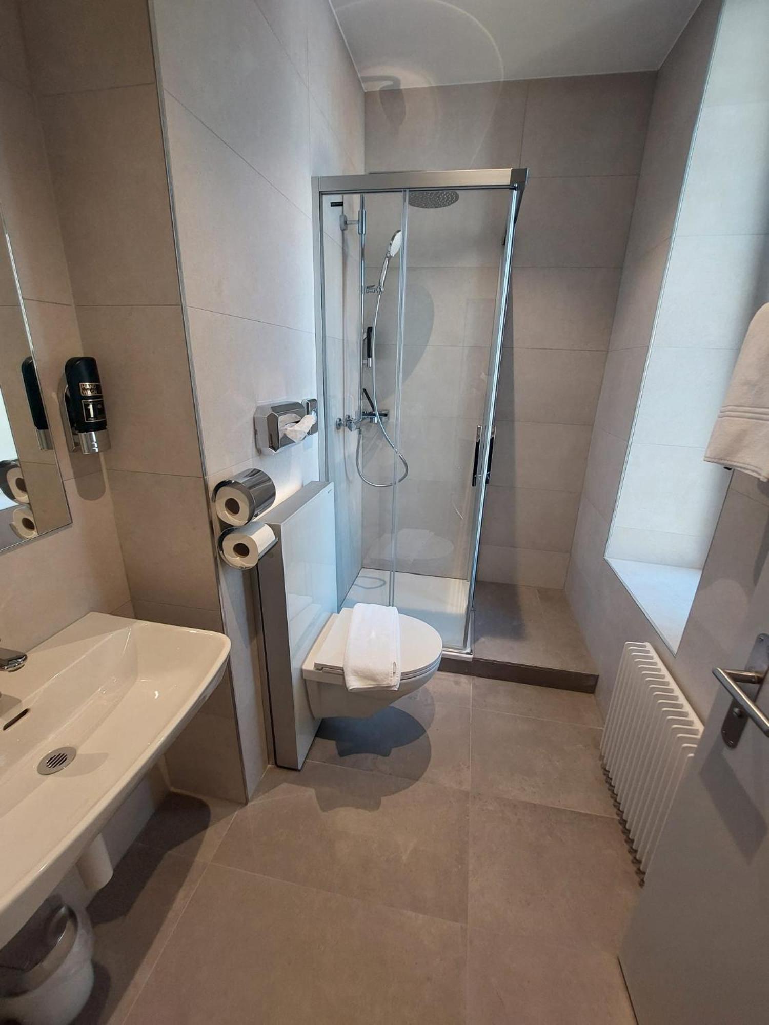 Hotel Post Glarnerhof Гларус Экстерьер фото