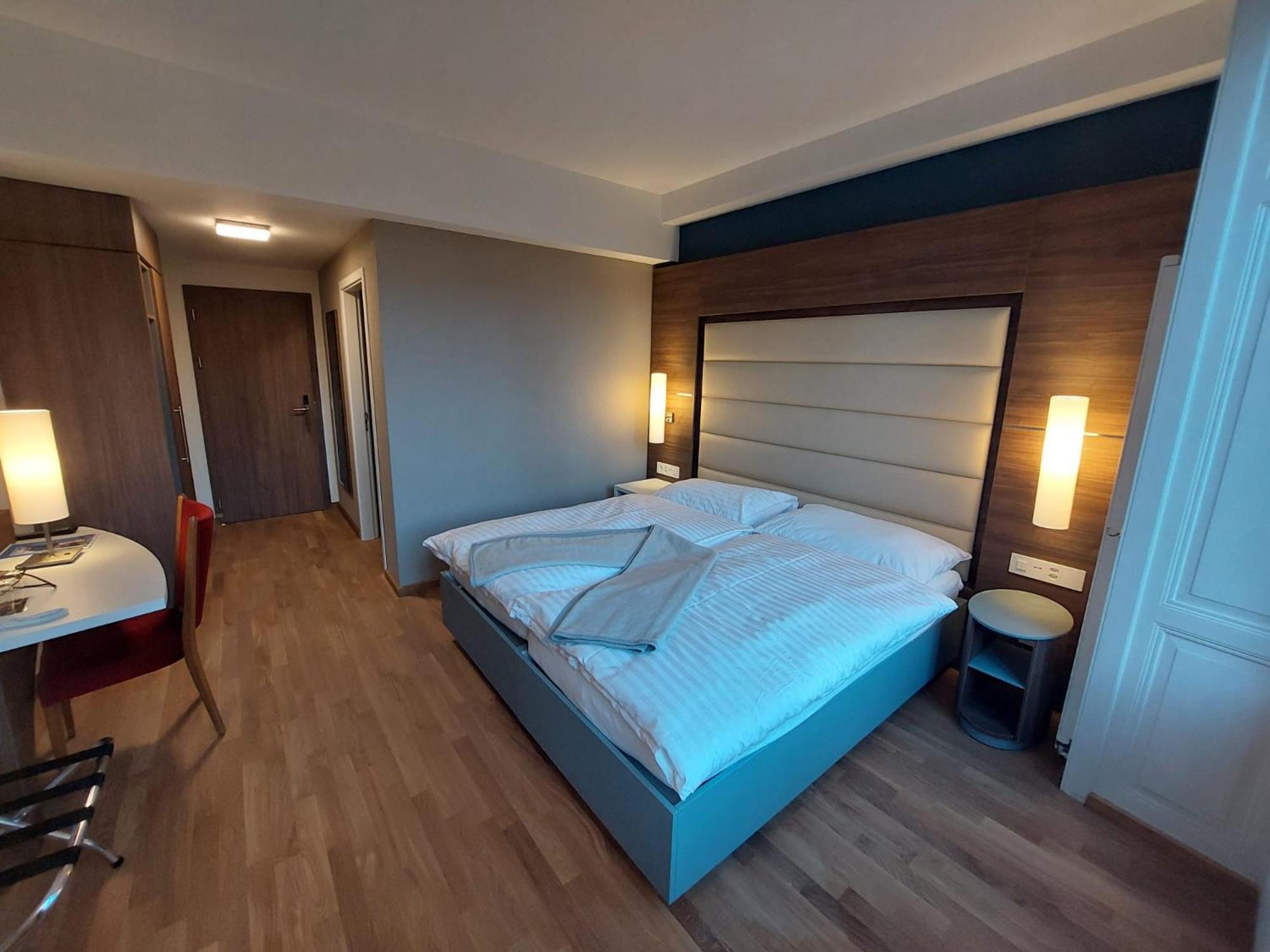 Hotel Post Glarnerhof Гларус Экстерьер фото