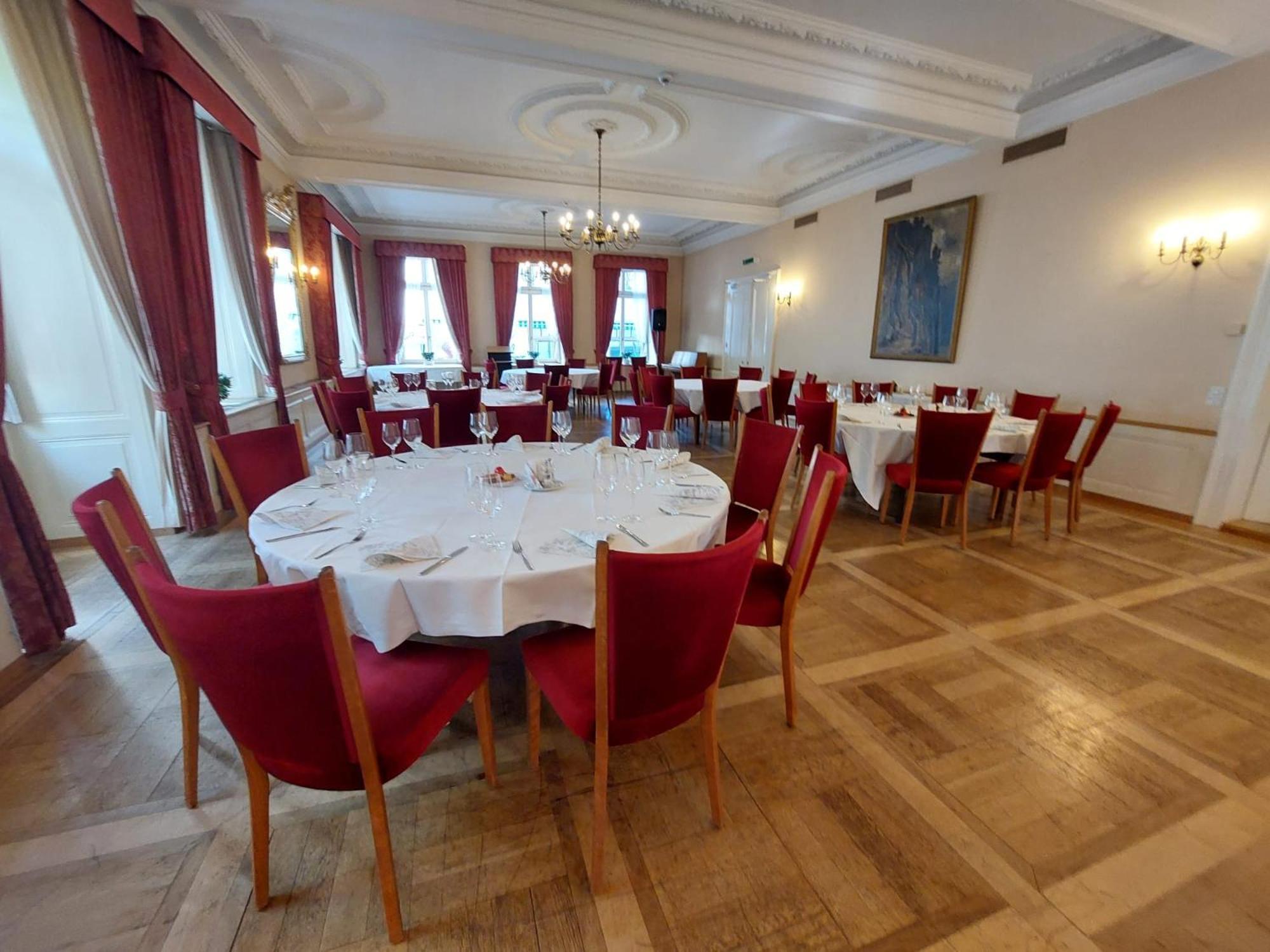 Hotel Post Glarnerhof Гларус Экстерьер фото